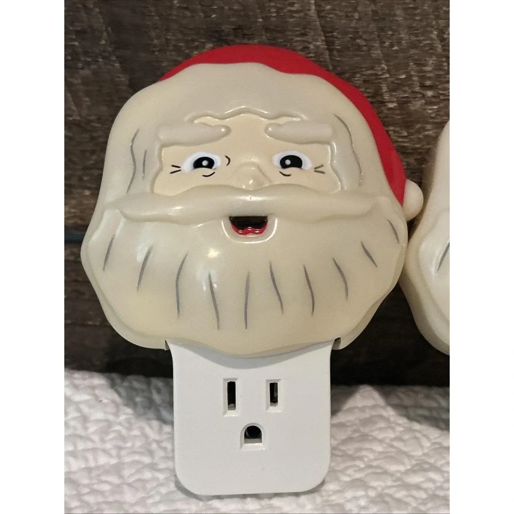 GE Lot Of 2 24 Hour‎ Outlet Timer Model GE5101 With Santa Face Cover